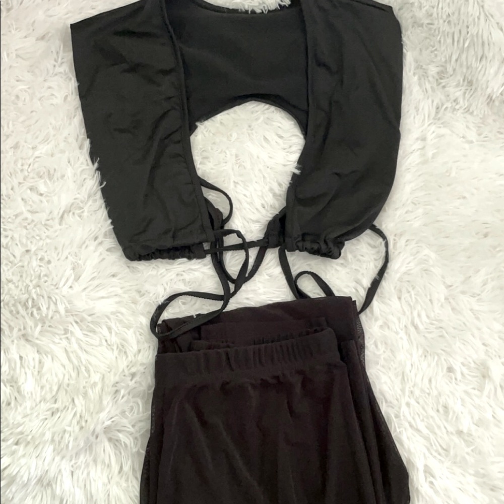 Em’s Closet - Picture 3 of 3